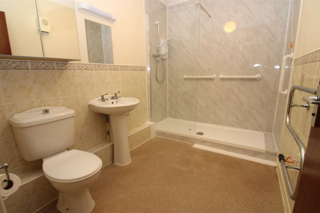 shower room.JPG