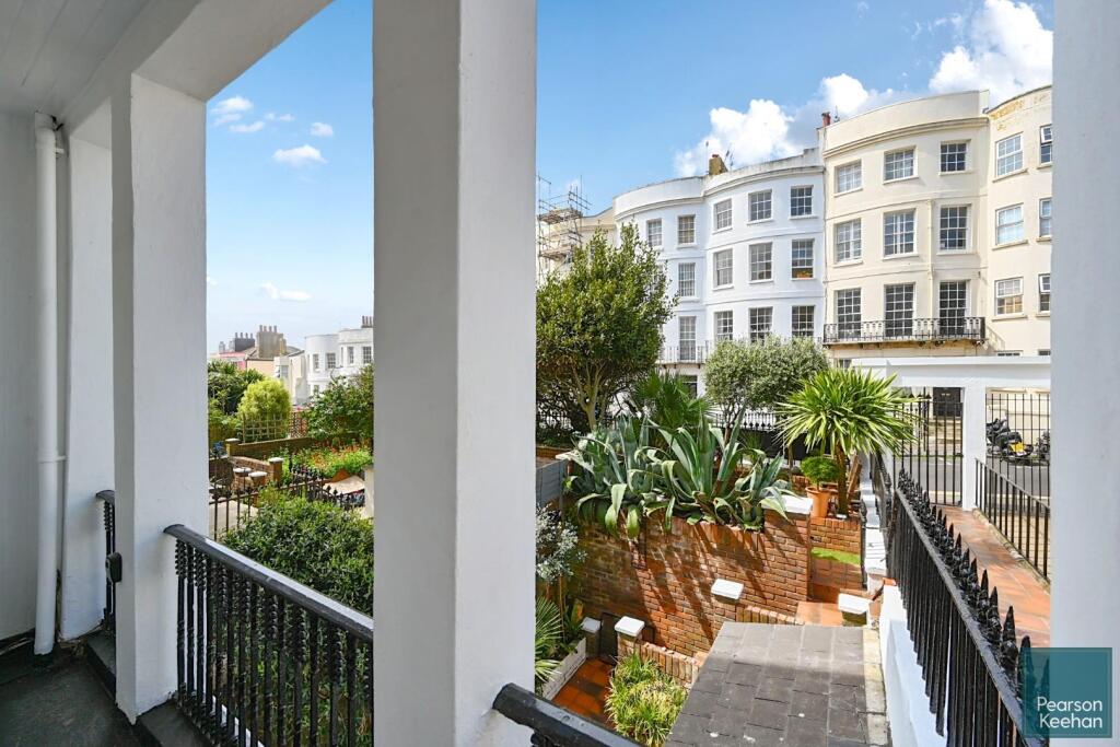 Flt 1, 27 Norfolk Square, BN1 (2).jpg