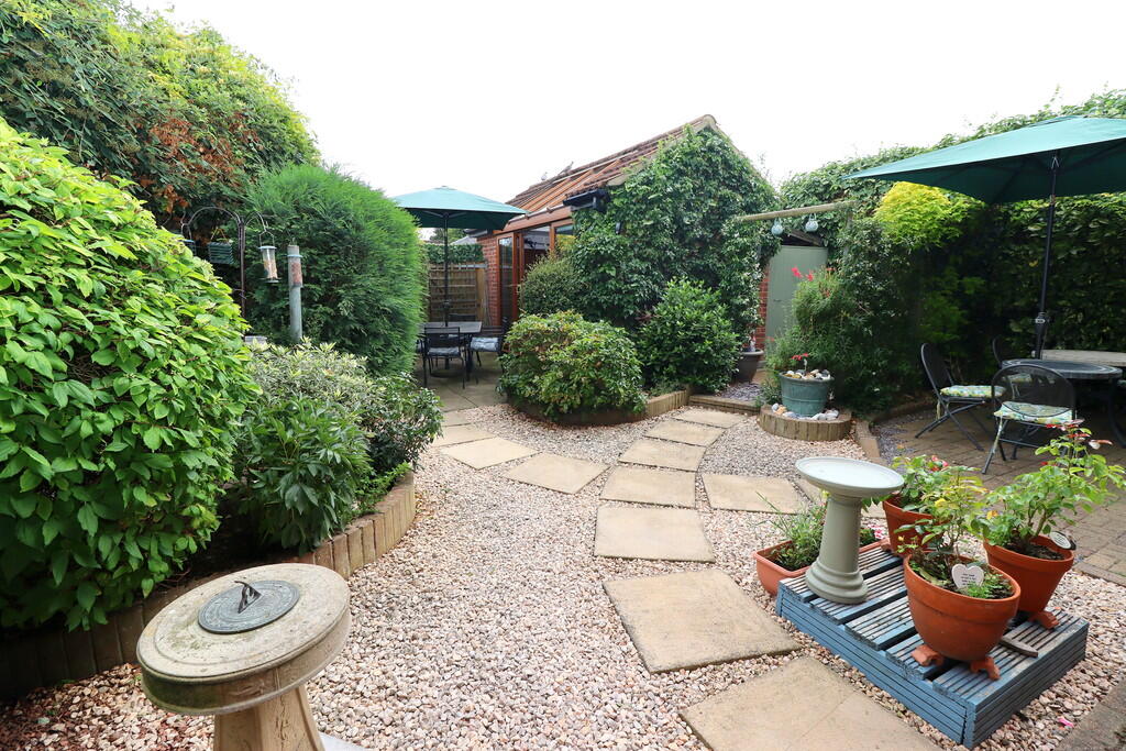 Garden 2 25-07-20...