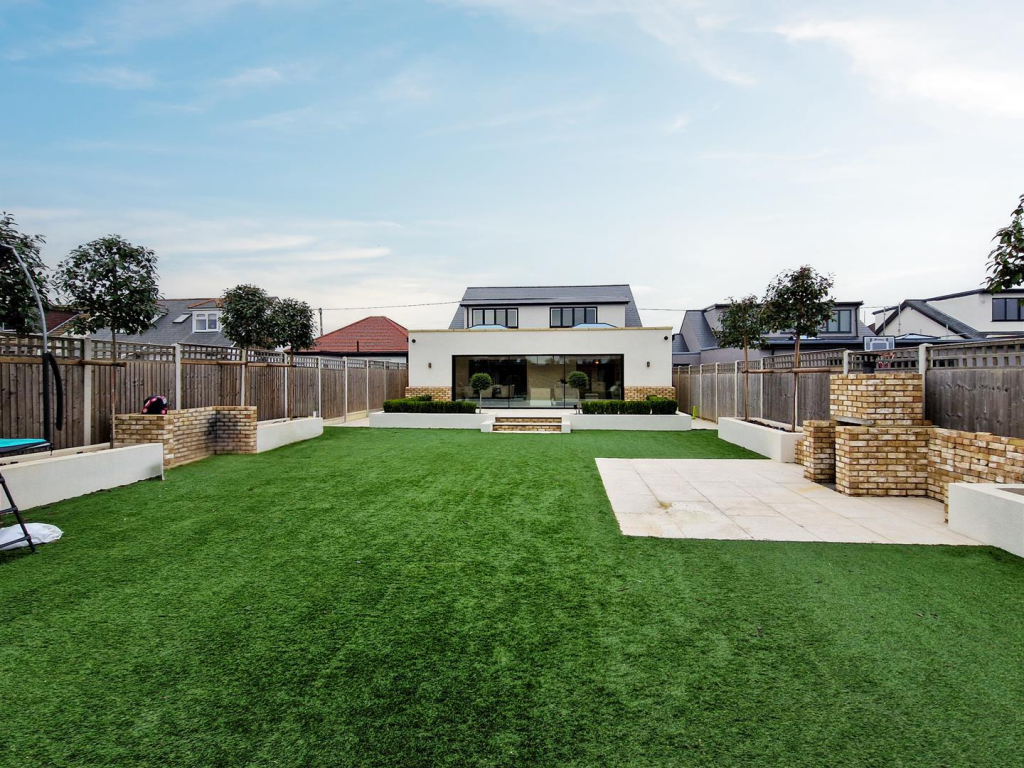 superb rear garden