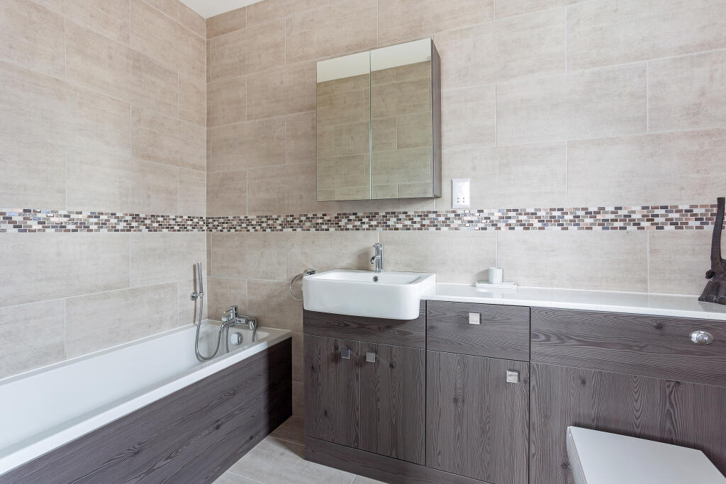 En-Suite Bathroom