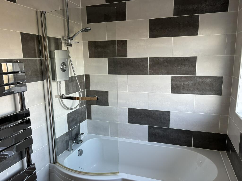 Bathroom 2 .JPEG