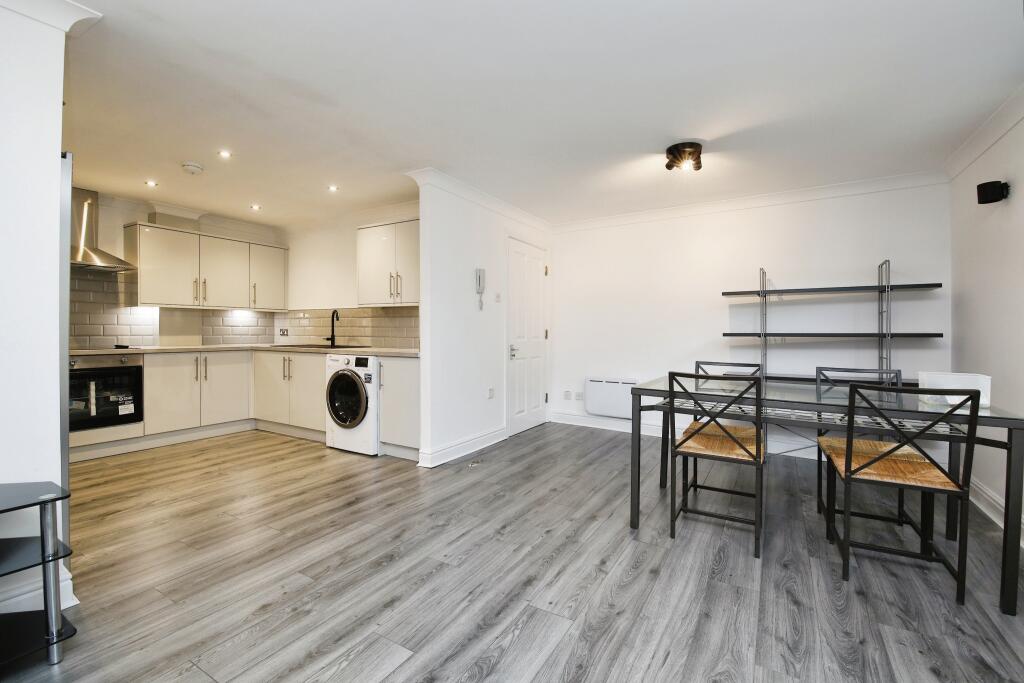 Kitchen/Dining