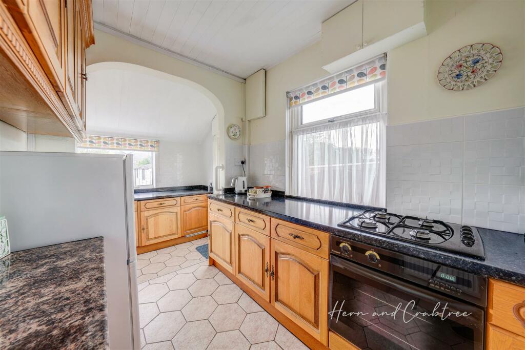 Ty Mawr Avenue, Rumney, HernCrabtree (14).jpg