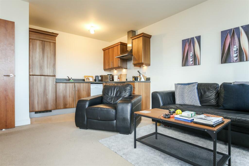 BM00374-I-IMG_0523-18 Cameronian Sq.jpg