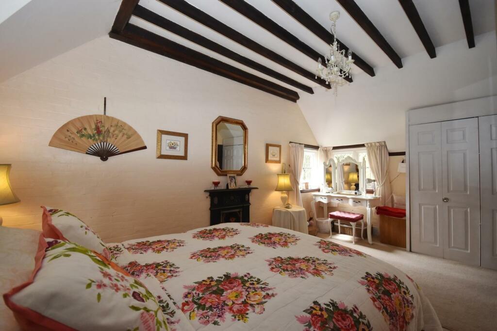Bed  2.JPG