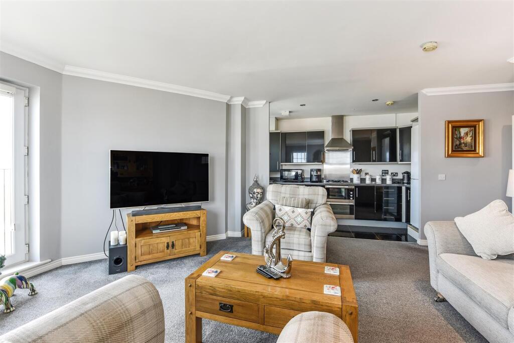 Sitting Room / Kitchen