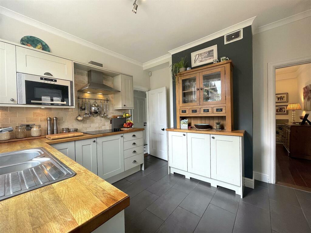Kitchen (3).jpeg