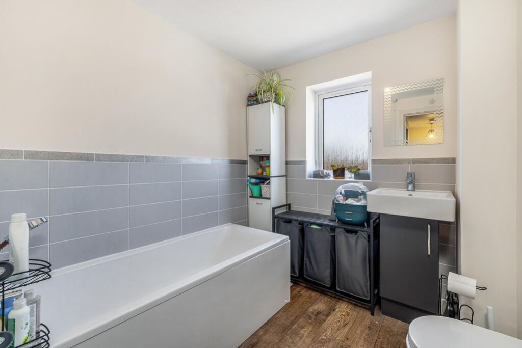 82 De Montfort Gardens (Boston)-20