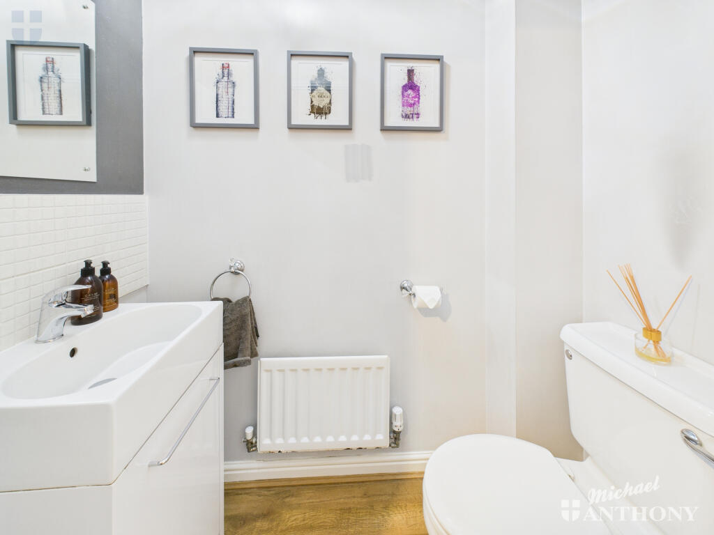 CAM03218G0-PR0798-STILL018