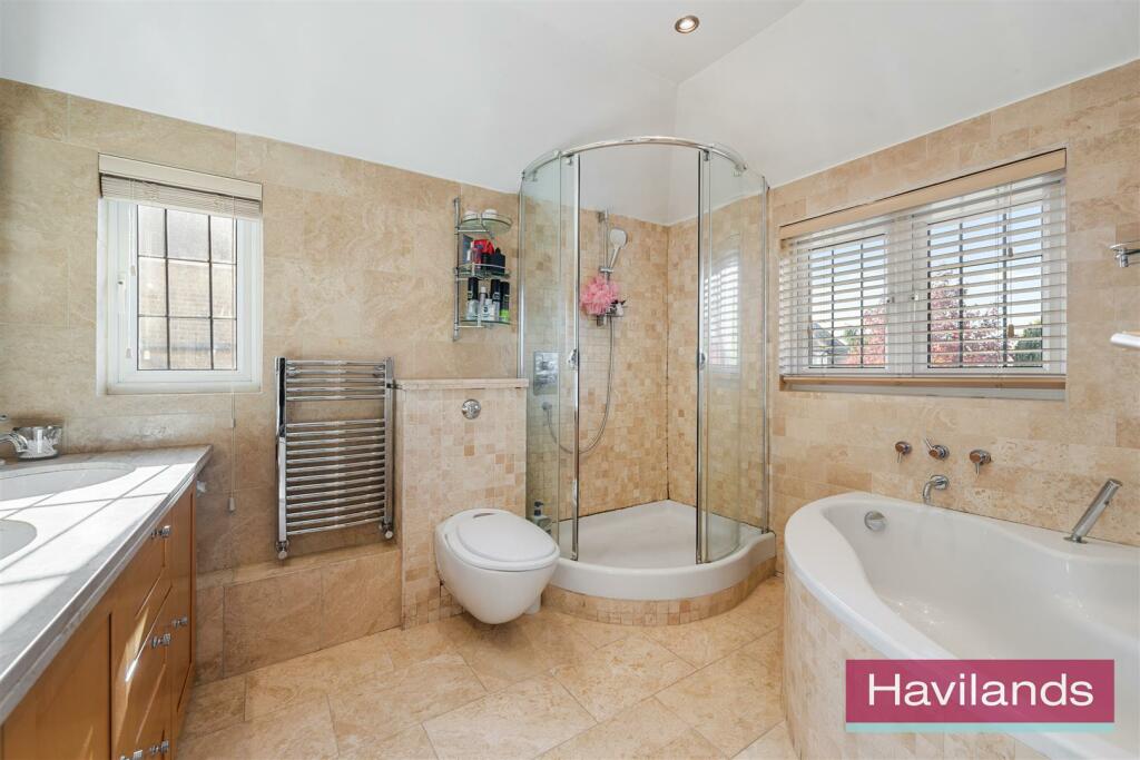 5 The Ridgeway N14 6NX-1.jpg
