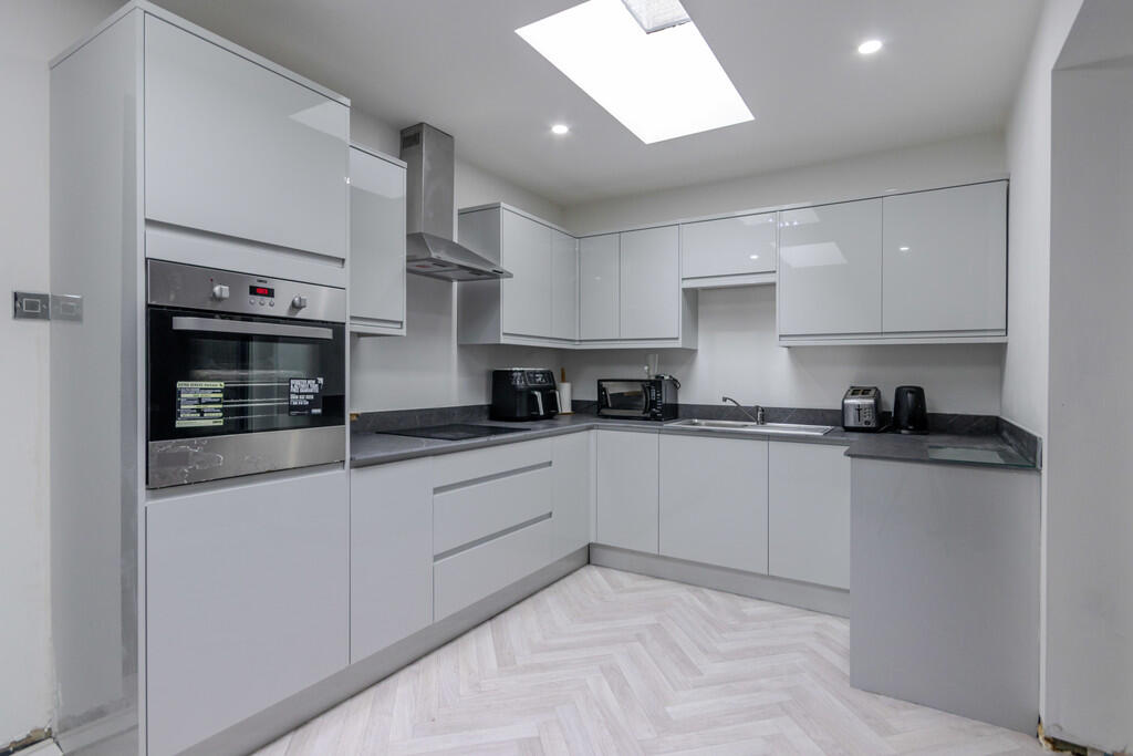 Kitchen 1