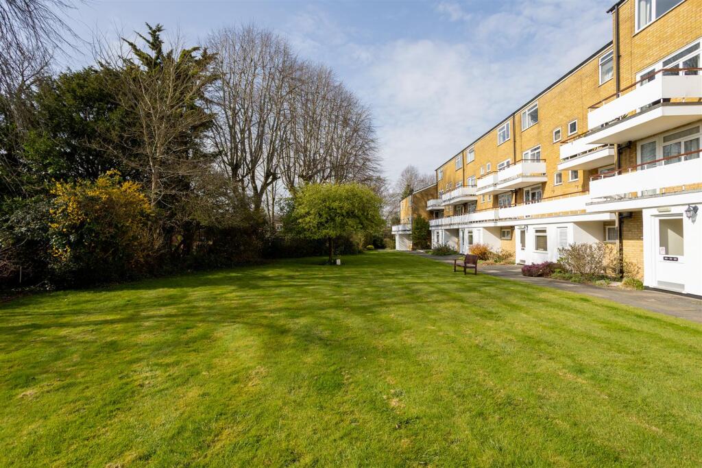 flat-well-house-banstead-104.jpg