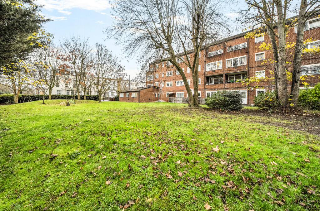 1386535-3-692d8f0...