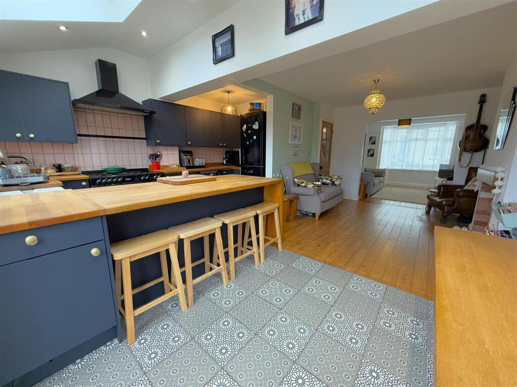 Dining Kitchen.JPG