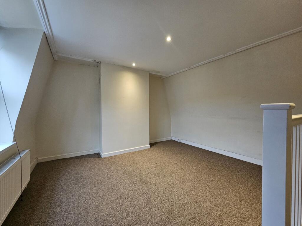Bedroom 2/Office