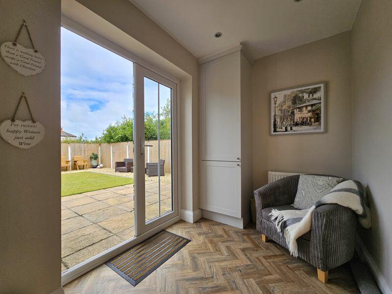 Breakfast Room / Snug