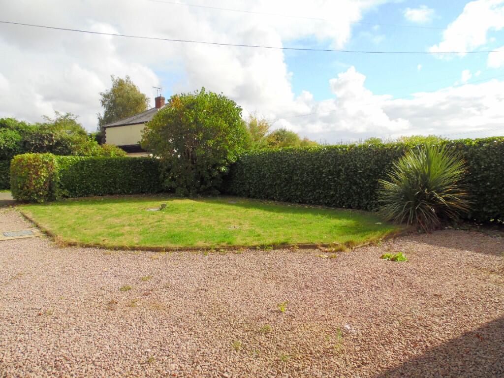 FRONT GARDEN