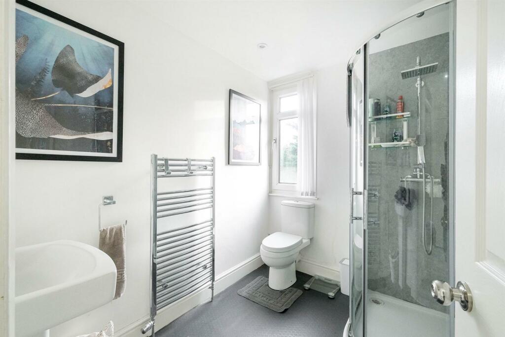 103 Chingford Avenue-9_resized.jpg