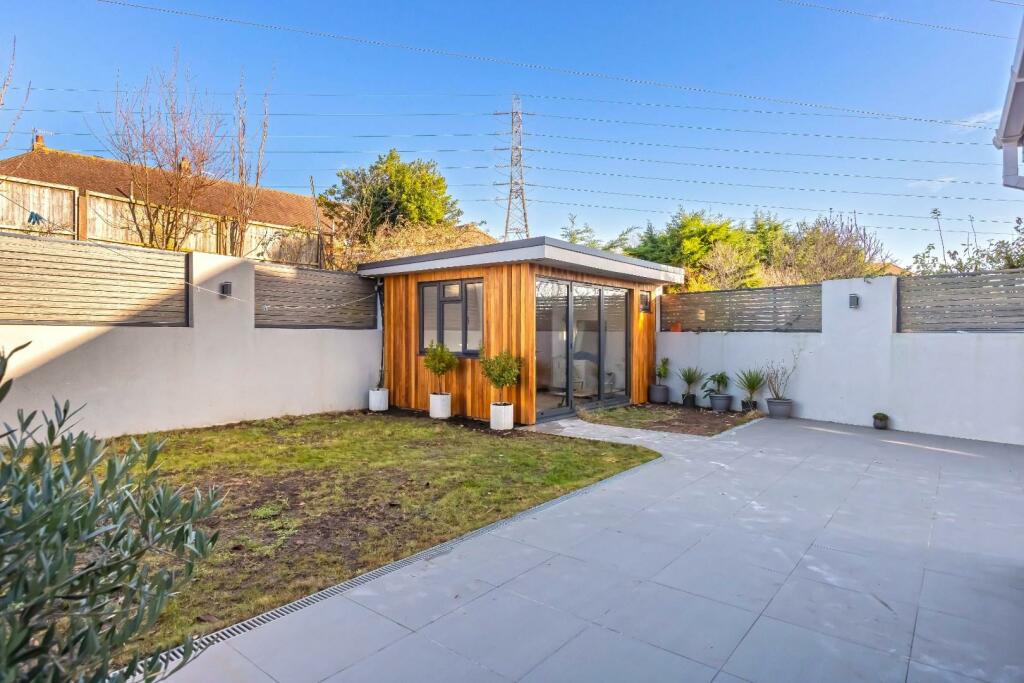 Ridgeway Close_31.jpg