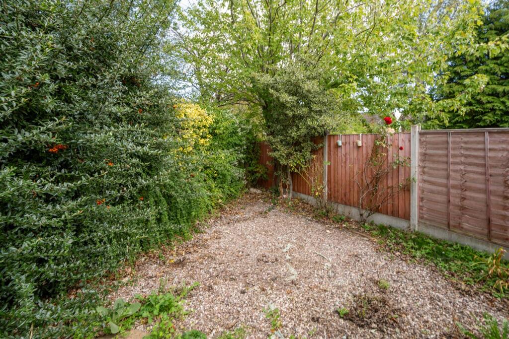 20 Crimscote Close_9.jpg