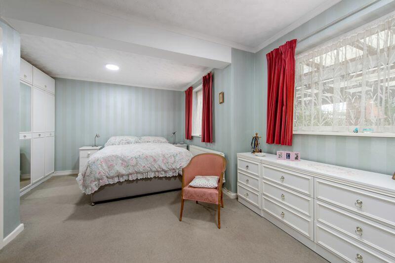 Principal bedroom