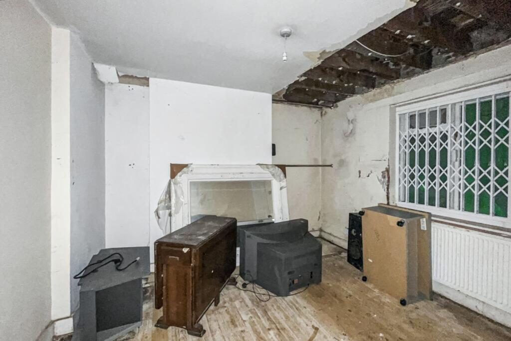Upper and Lower Flat, 20 Fernham Road, Thornton Heath CR7 8JD