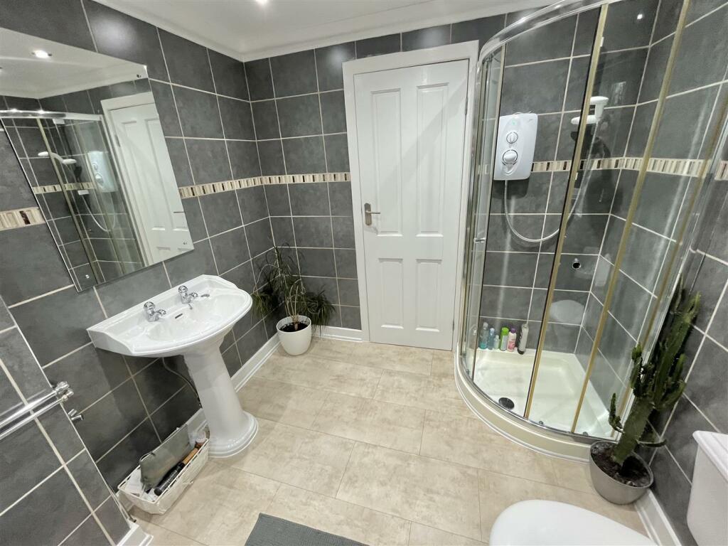 Bathroom Aspect 2