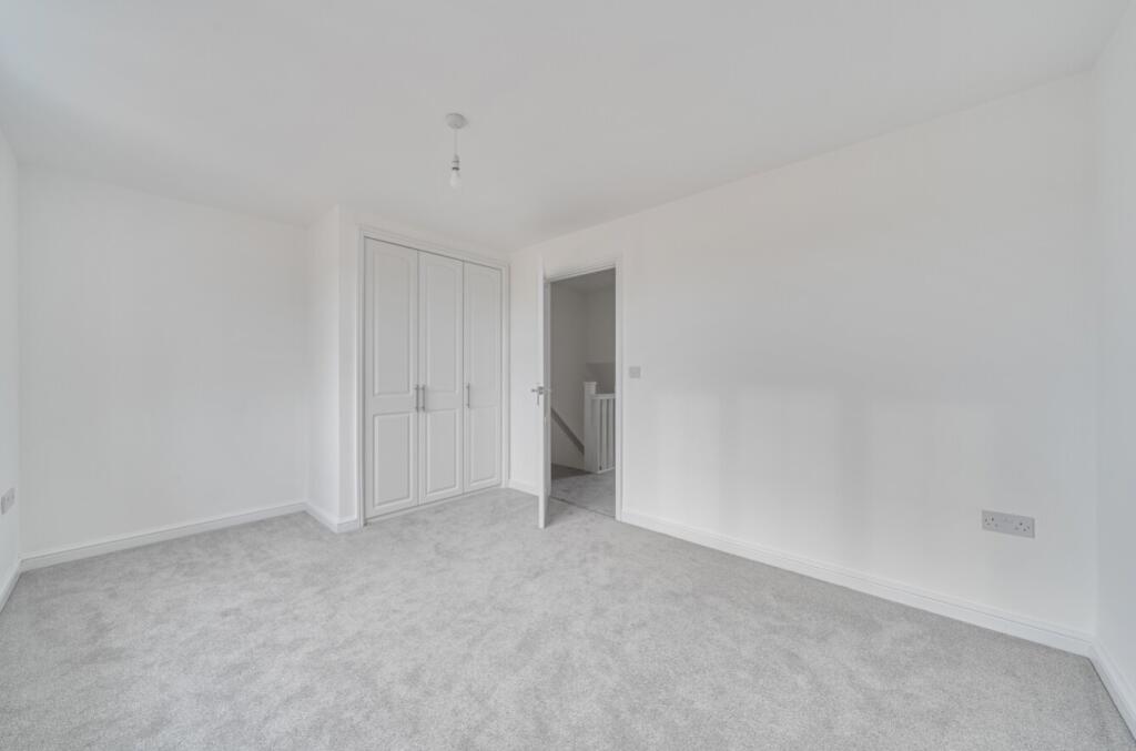 1373801-5-6903ab3477bc7