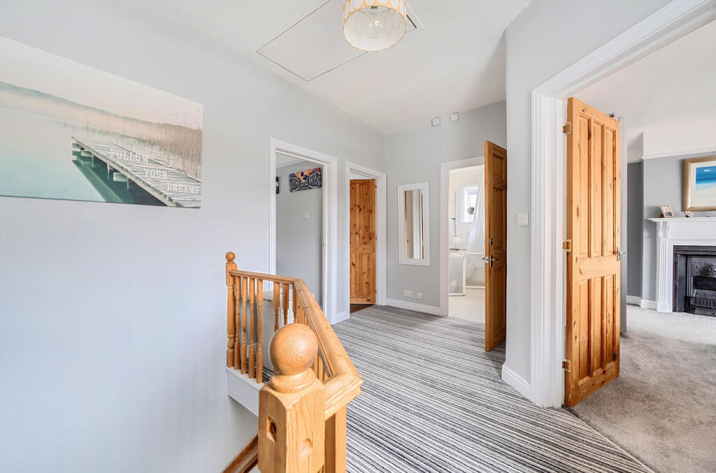 1369606-6-68efa36...