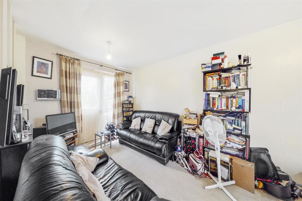 12 Dixon Way - 01SaN54rwVZYowD0mkC2.jpg