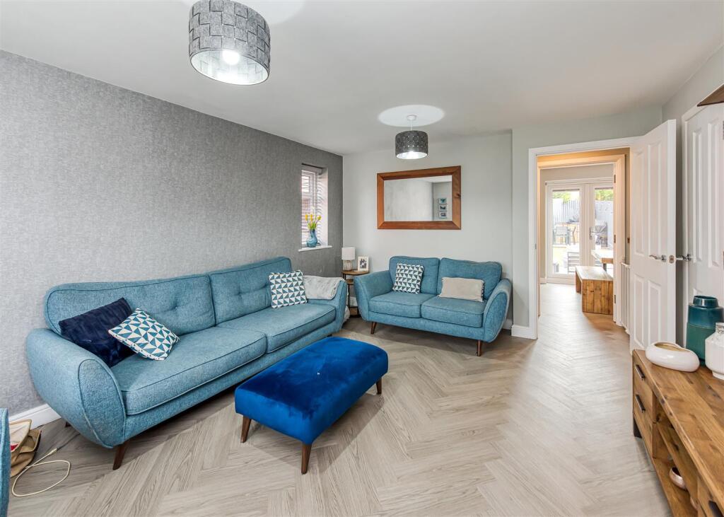5 Marl Way-lounge2 AUG24.jpg