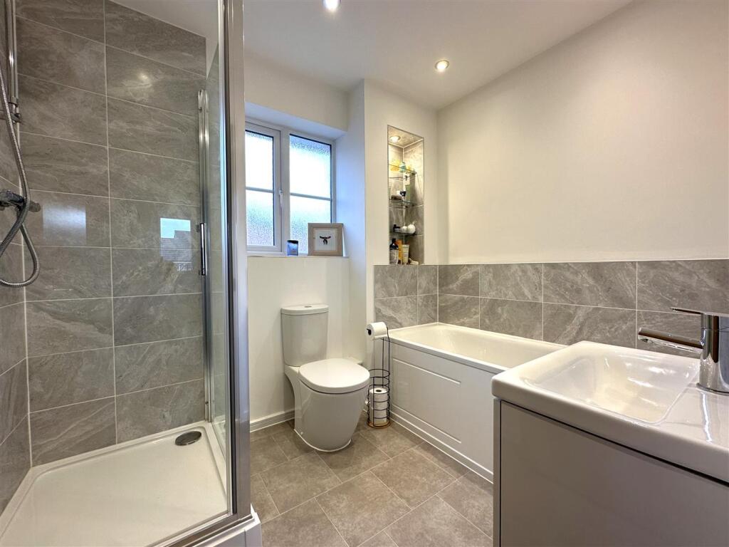 Four-Piece Bathroom 218