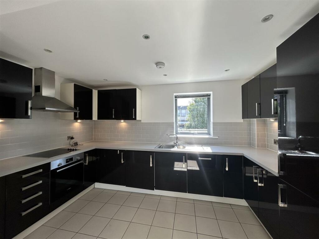 KITCHEN: