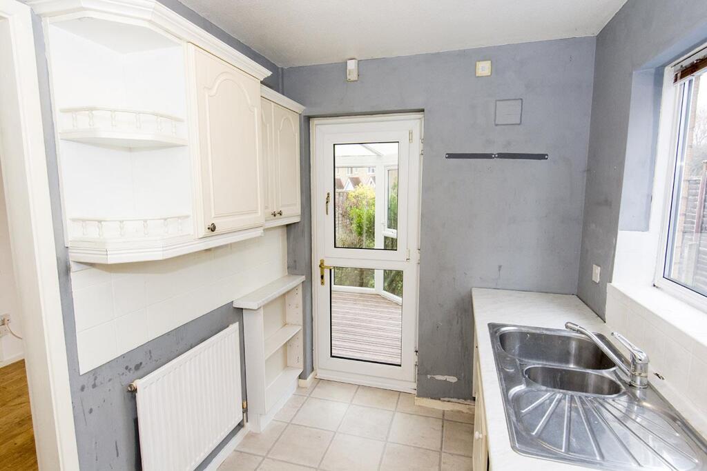 Kitchen Photo 2