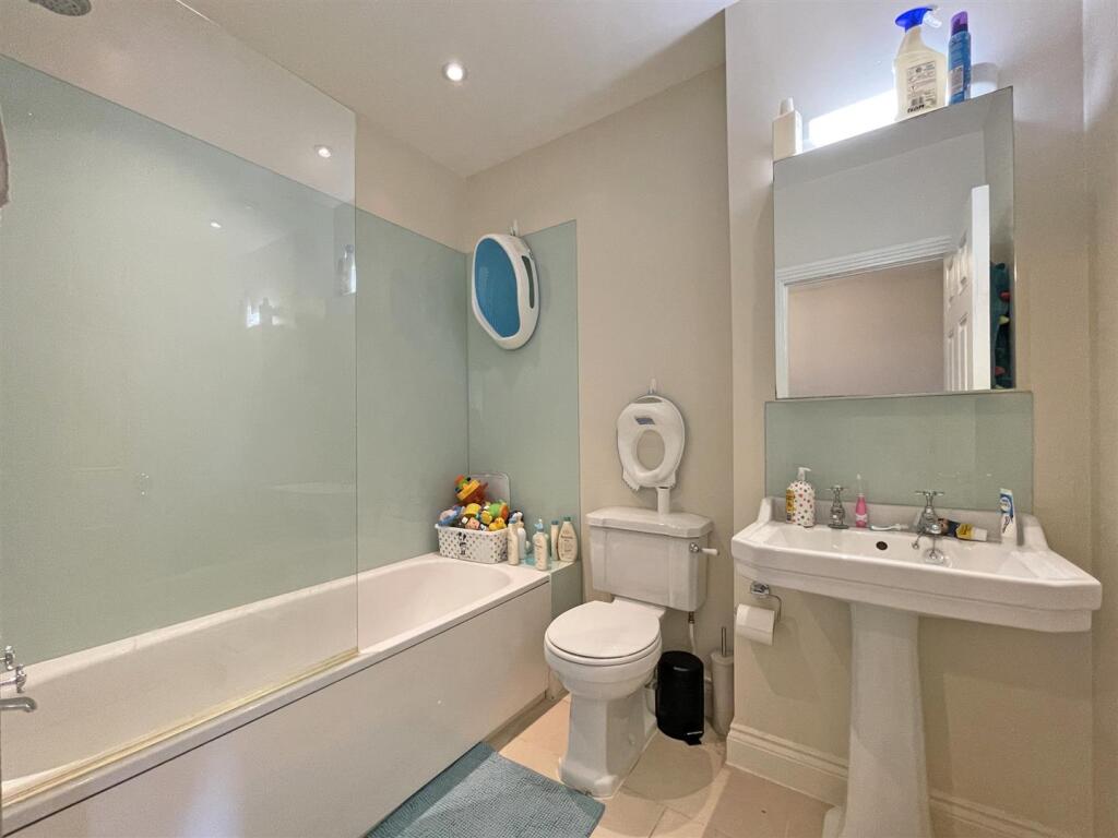 Beagle Road 4 - Bath.jpg