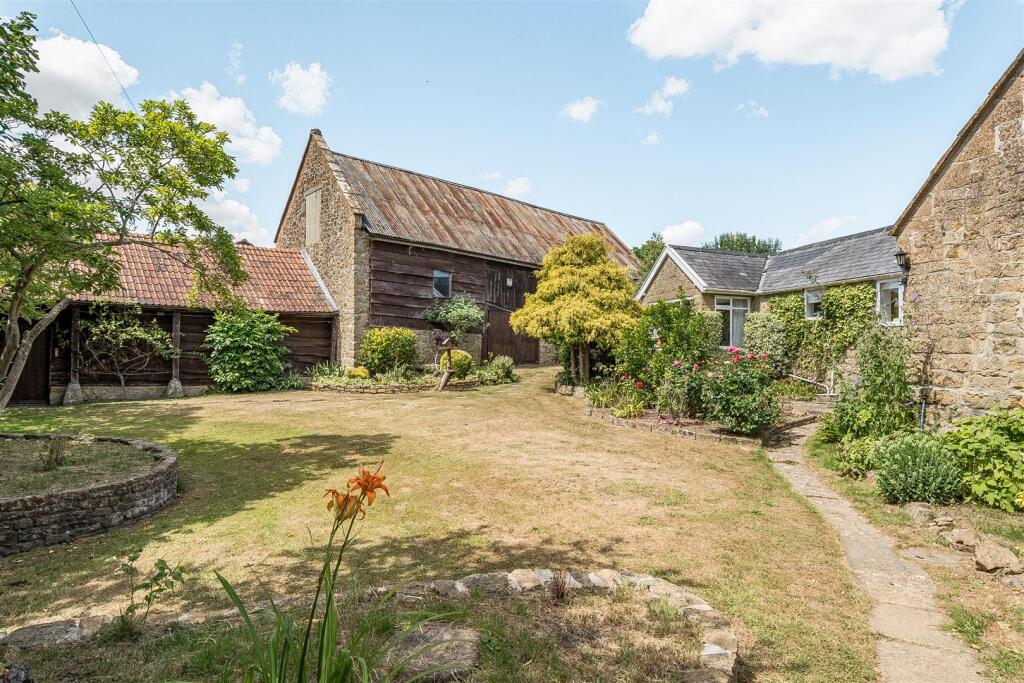 Lower Garden and Barn / Double Garage