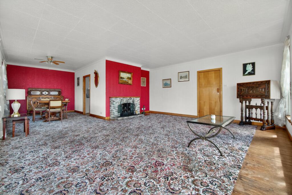 Dining Lounge
