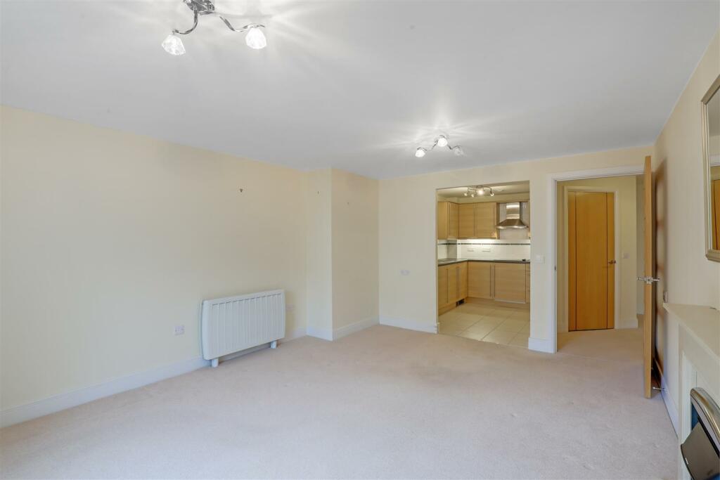 06-fc58CT_MCS_Flat 46 Cartwright Court_21.jpg