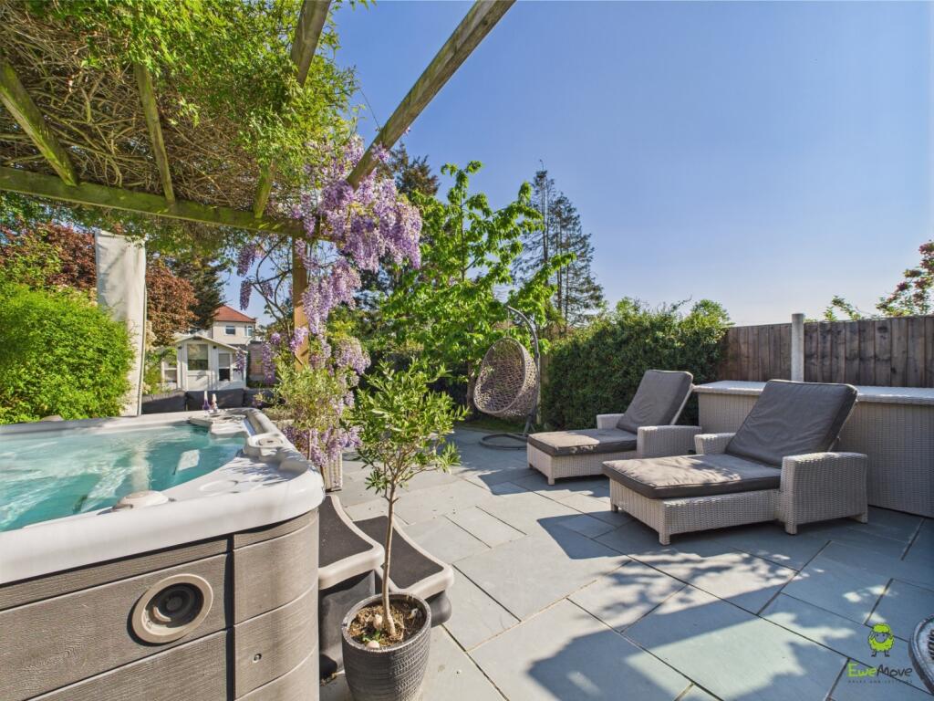 CAM03779G0-PR0229-STILL046