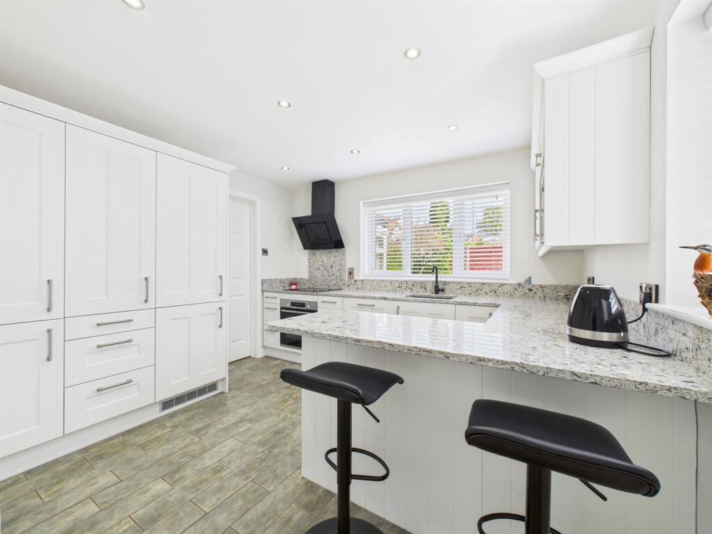 Quality Fitted Breakfast Kitchen