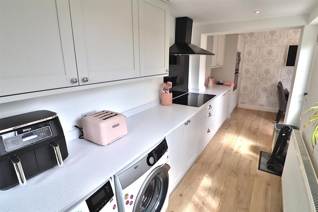 OPEN PLAN DINING KITCHEN