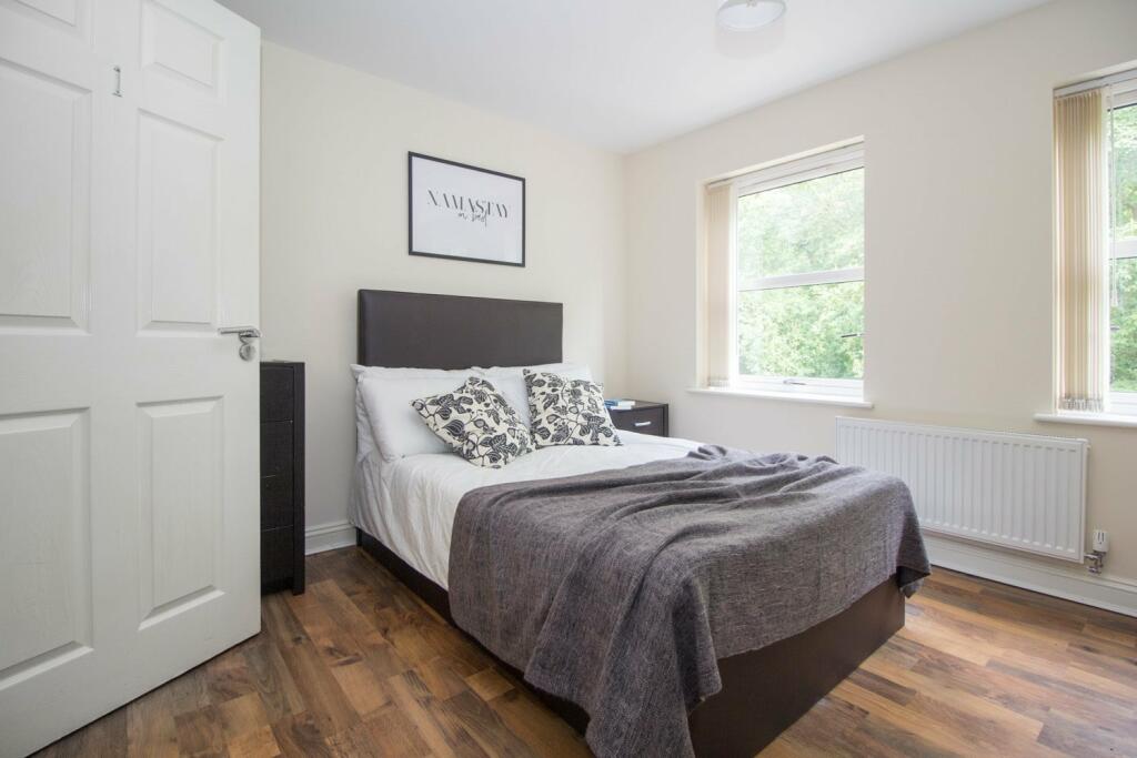 Student Digs - Blue 