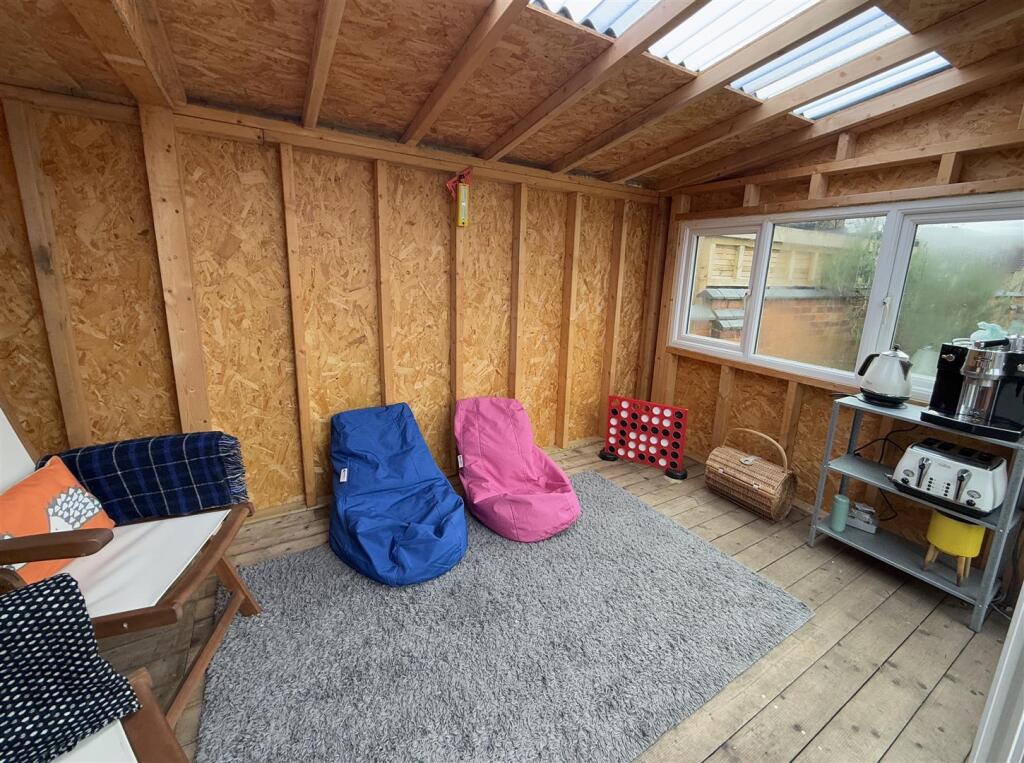 Garden Room B.JPG