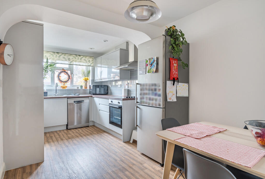 1373307-13-690e1e...