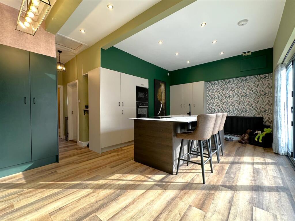 Family-Friendly Kitchen Space 667
