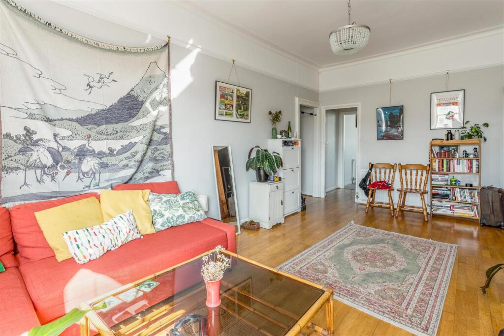Flat 3, 66 Lansdowne Place-9.jpg