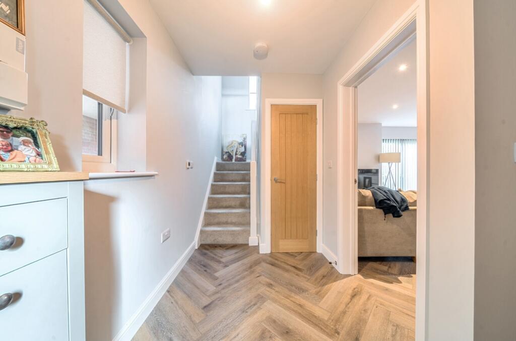 1373993-17-6908ed4224725