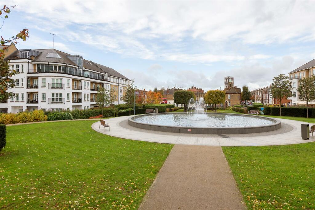 1 Aspect Court Lo-24.jpg