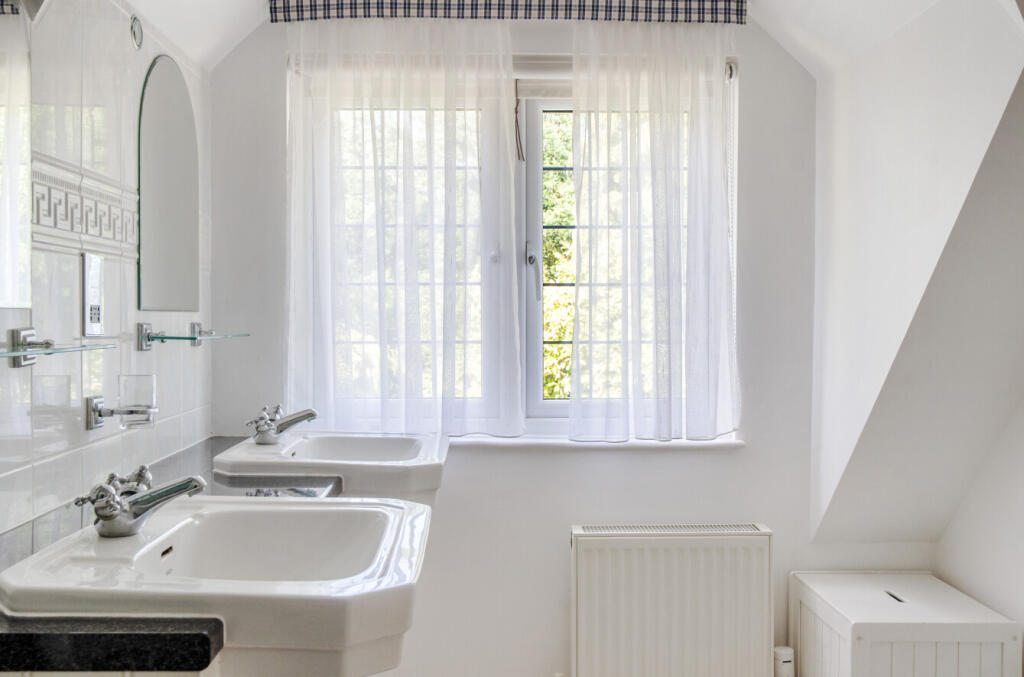 1325016-32-687535...